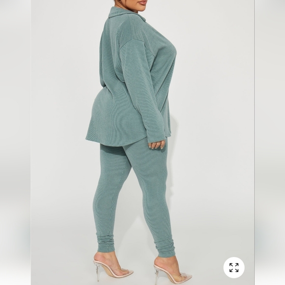 Fashion Nova Ribbed Teal Pants Set - Picture 2 of 5